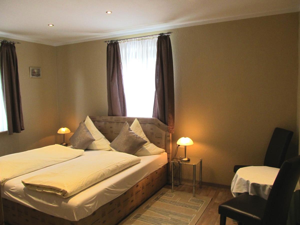 Inn Dinkelsbühler Hof 2*